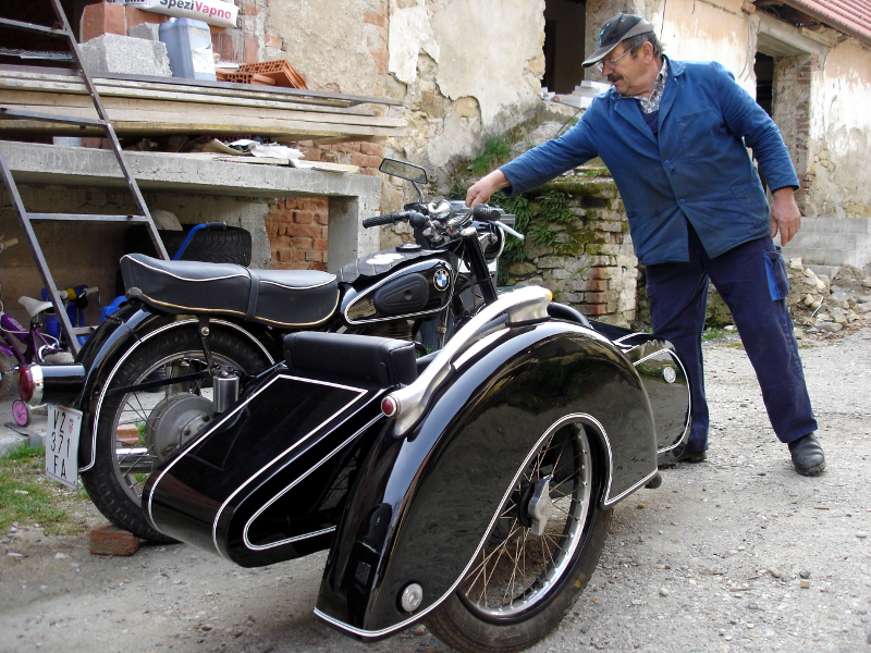 BMW R25/3 s prikolicom 1954.